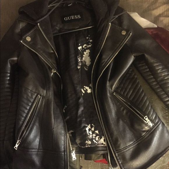 Woman’s Guess jacket - Picture 2 of 2